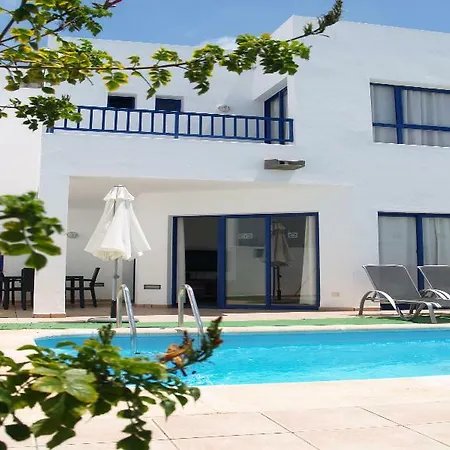 Puerto Rubicon Playa Blanca